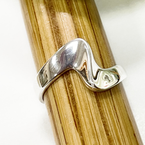 Solid Silver Wave design